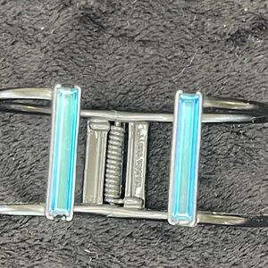 NWOT Kendra Scott gunmetal bar hinge bracelet.